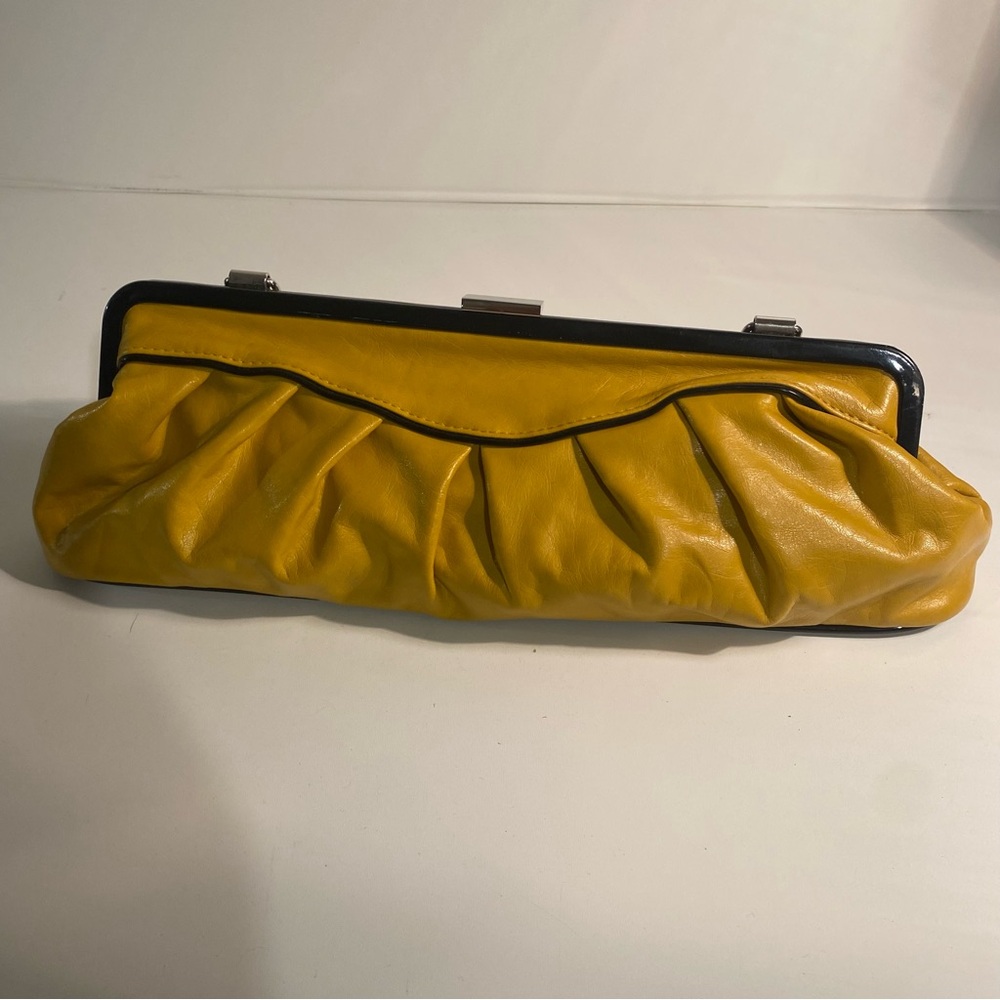 NWT Bonita Yellow Black Rectangular Purse with Black Handle 5”x15”